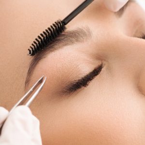 Augenbrauenkorrektur